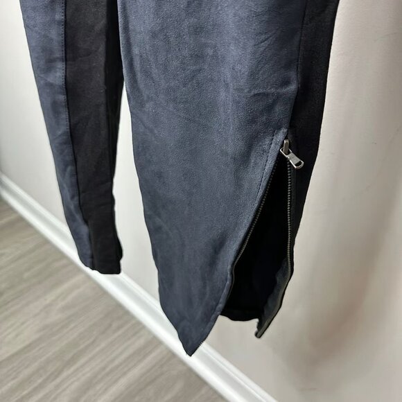 Black Textured Pants in Size XL - Picture 5 of 6